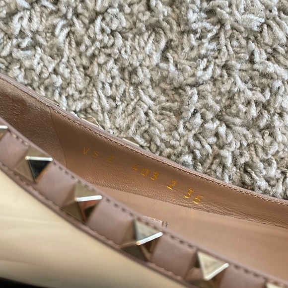 Valentino Garavani Rockstud Patent Flats - Picture 3 of 5